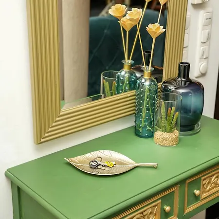 Luxurioese Eg Essen, Messe Nah إسن